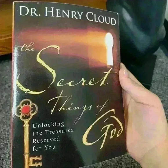 Bundle of books - Picture 16 of 16